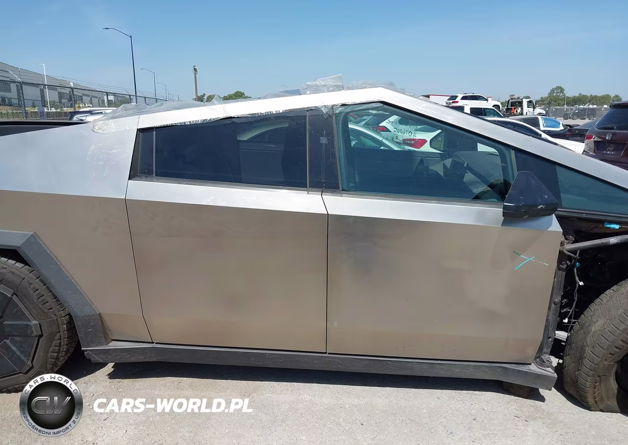 2025 Tesla Cybertruck VIN:7G2CEHEE3SA076005 - 13