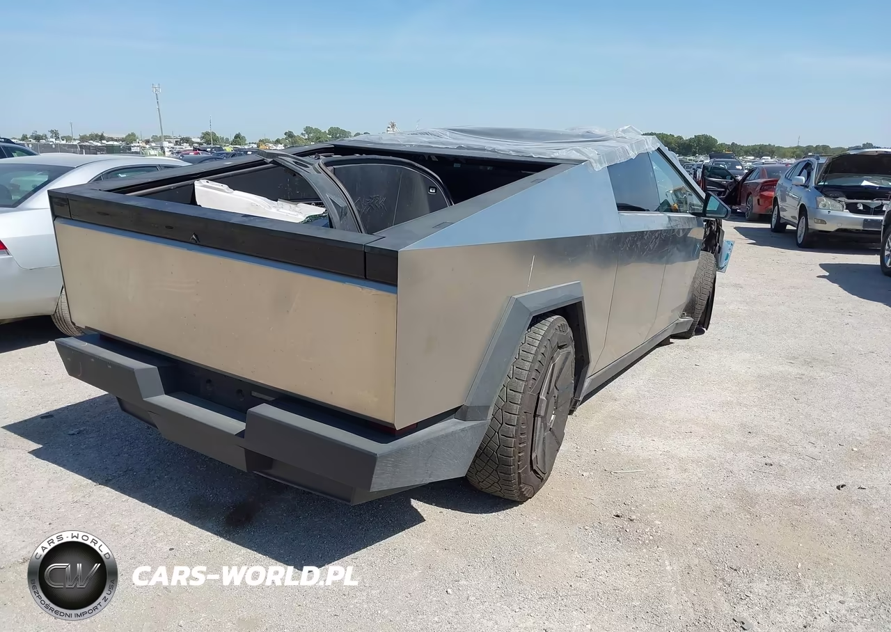 2025 Tesla Cybertruck VIN:7G2CEHEE3SA076005 - 4