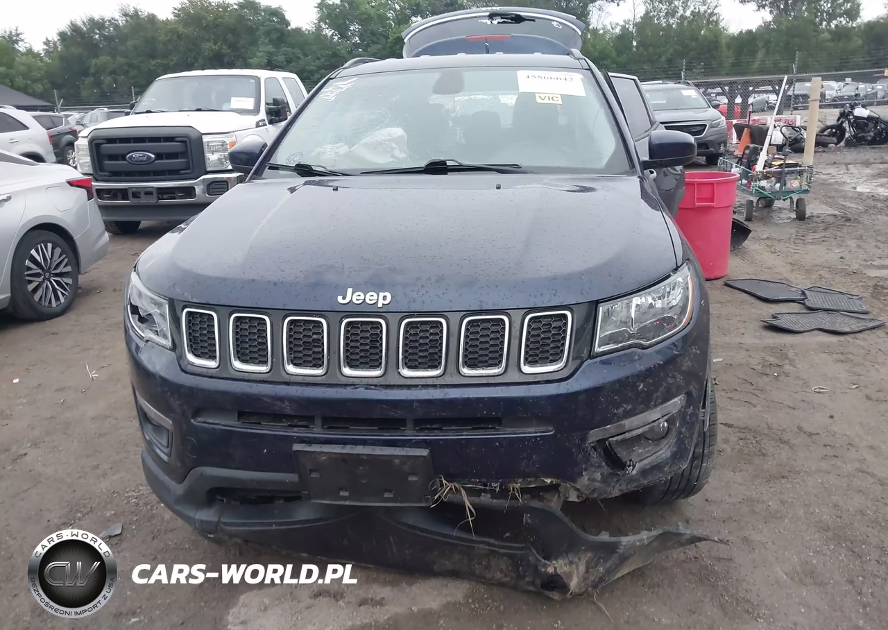 2018 Jeep Compass Latitude 4X4 VIN:3C4NJDBB6JT259010 - 13