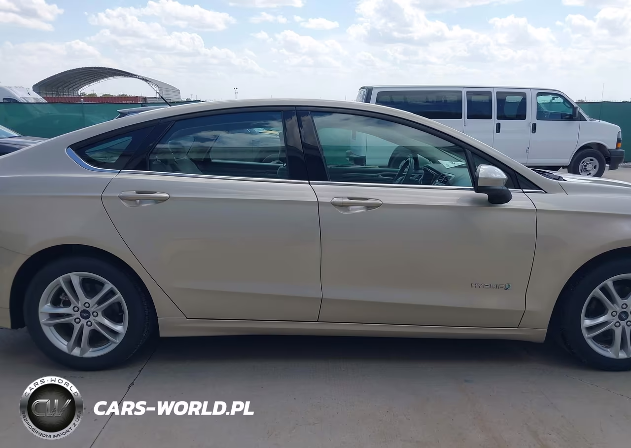 2018 Ford Fusion Hybrid S VIN:3FA6P0UU7JR254458 - 17