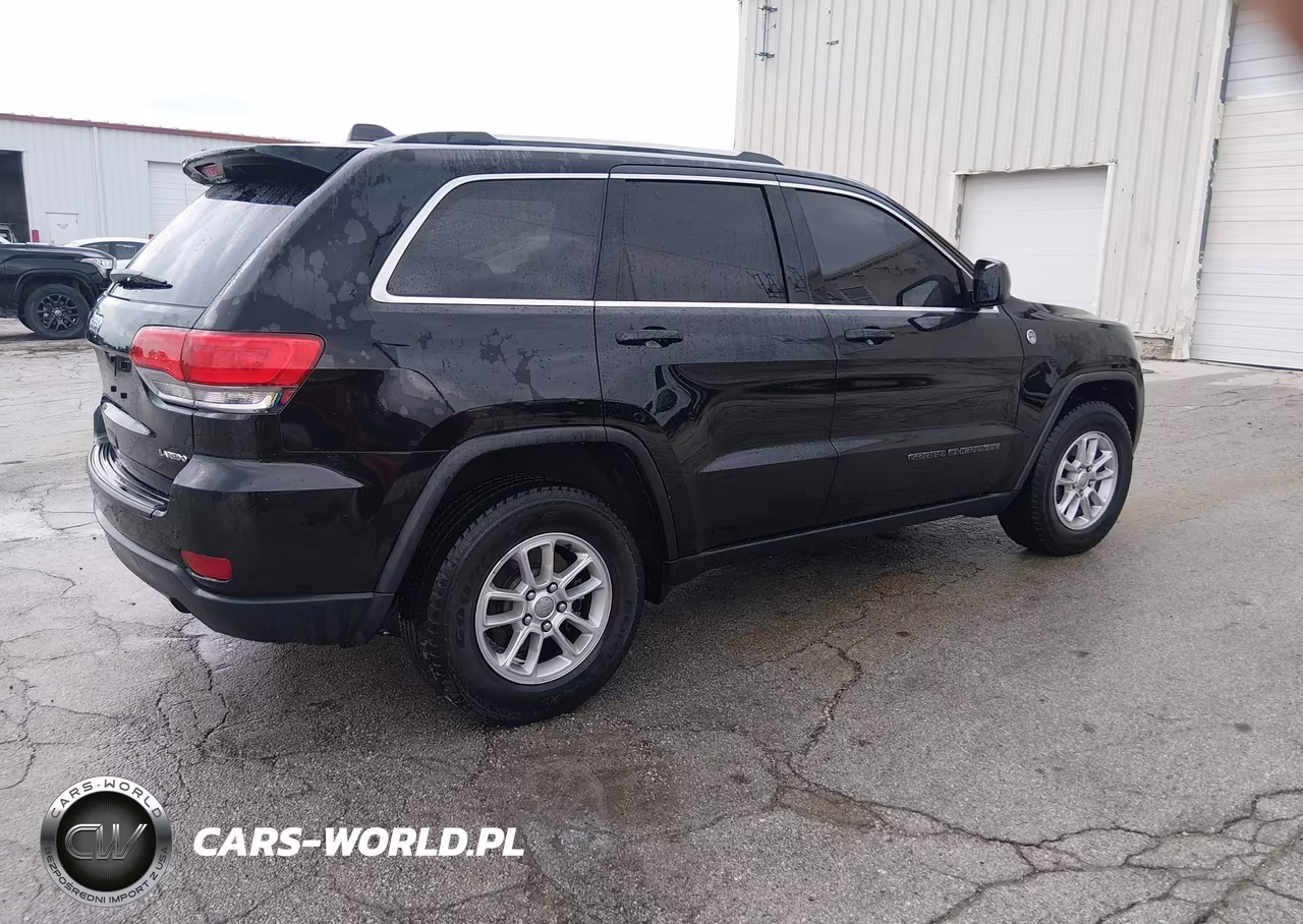 2018 Jeep Grand Cherokee Laredo E 4X4 VIN:1C4RJFAG4JC456957 - 4