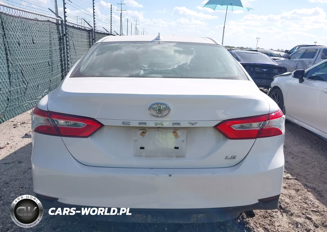 2020 Toyota Camry Le VIN:4T1C11AK8LU958456 - 15