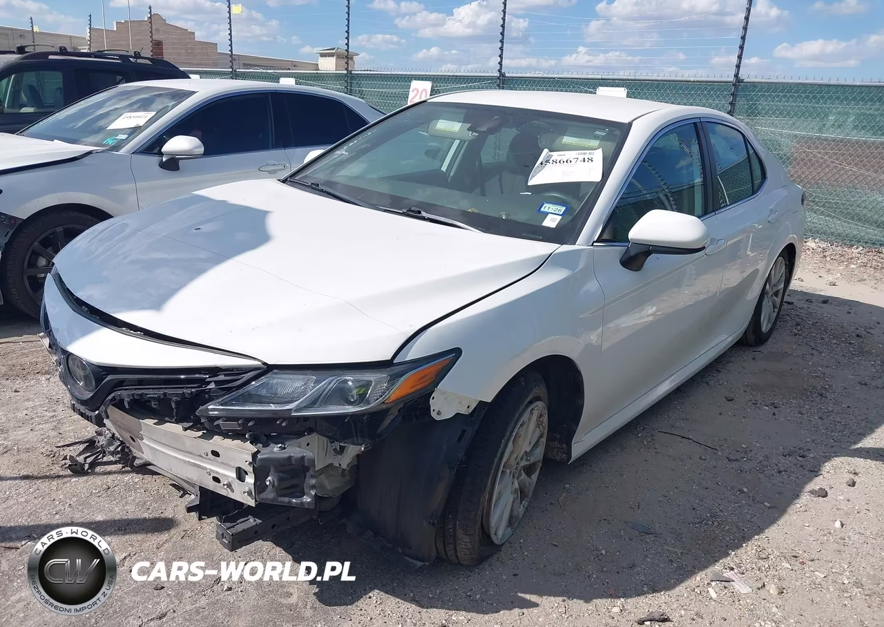 2020 Toyota Camry Le VIN:4T1C11AK8LU958456 - 2