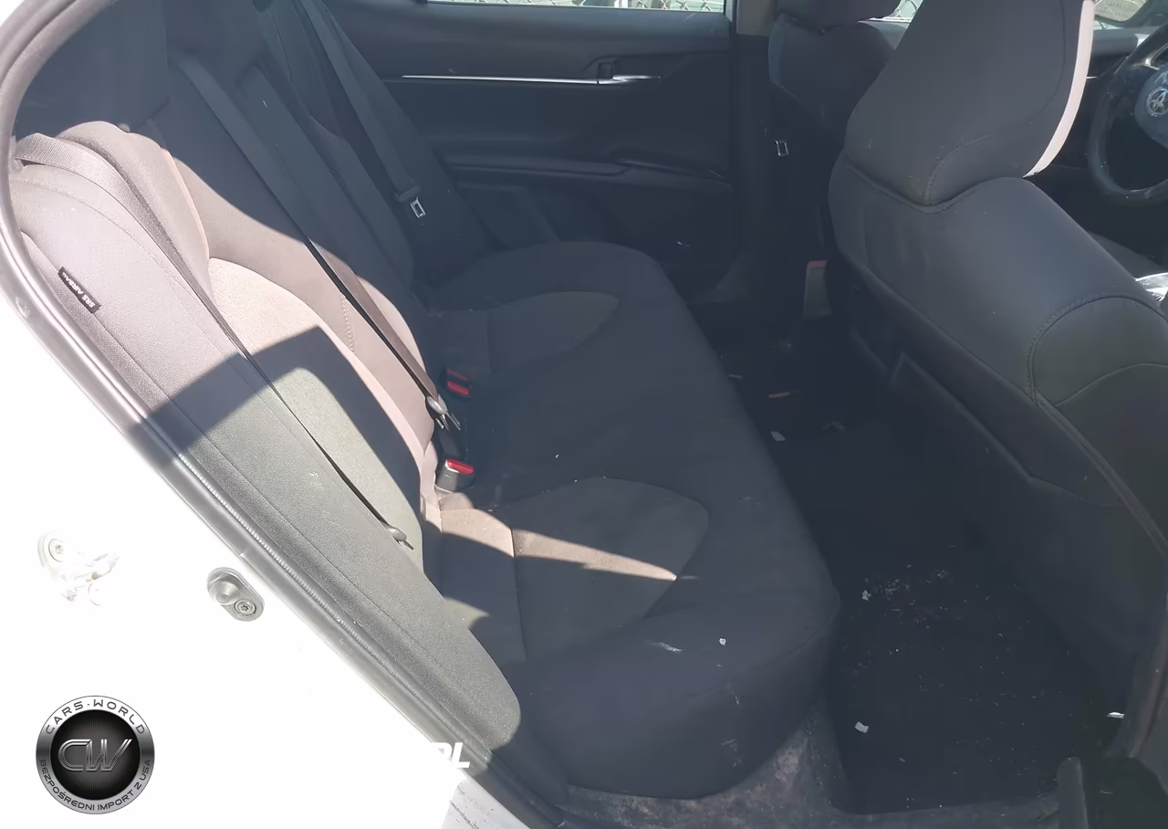 2020 Toyota Camry Le VIN:4T1C11AK8LU958456 - 8