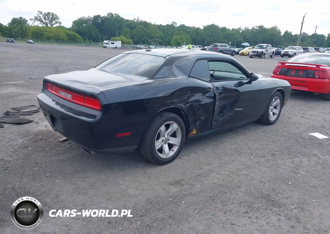 2013 Dodge Challenger Sxt VIN:2C3CDYAG0DH592999 - 4