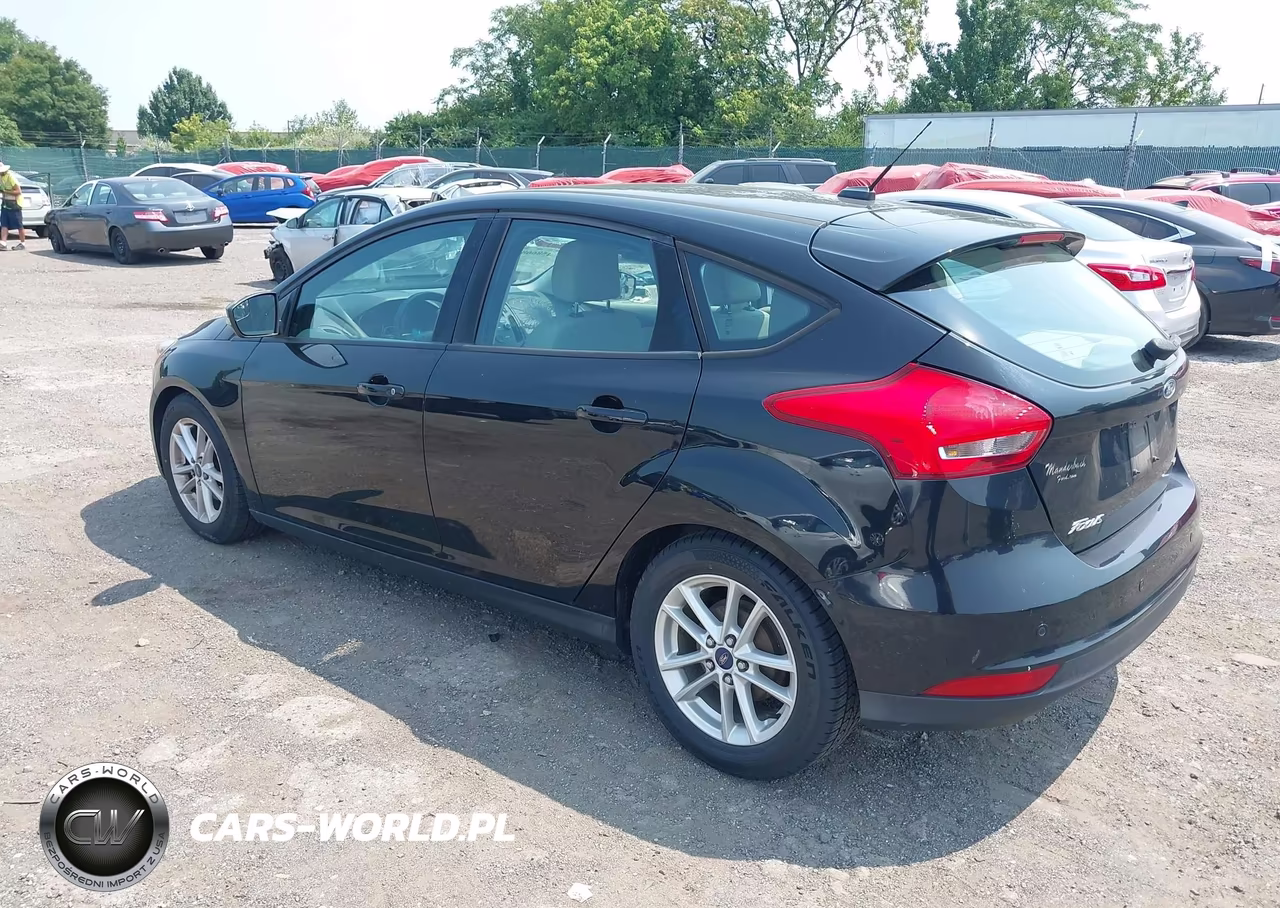 2016 Ford Focus Se VIN:1FADP3K28GL292203 - 3