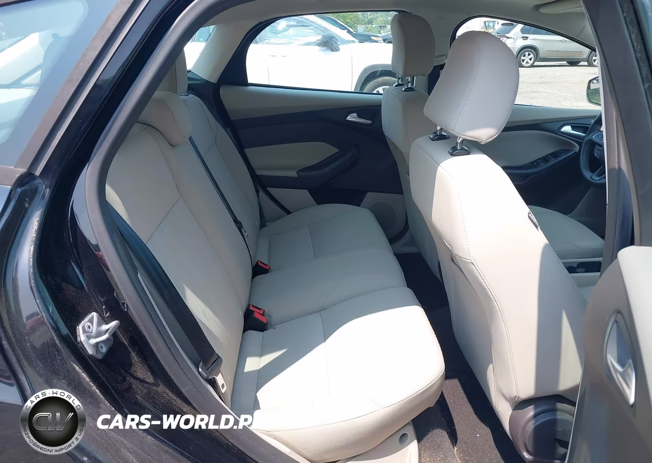 2016 Ford Focus Se VIN:1FADP3K28GL292203 - 8