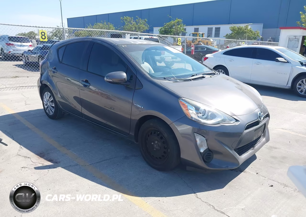 2015 Toyota Prius C One