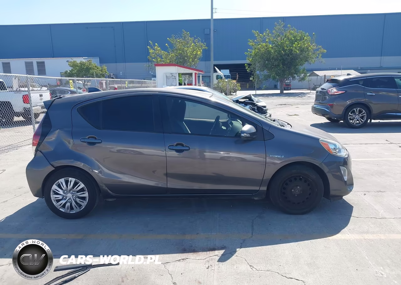 2015 Toyota Prius C One VIN:JTDKDTB32F1576200 - 15