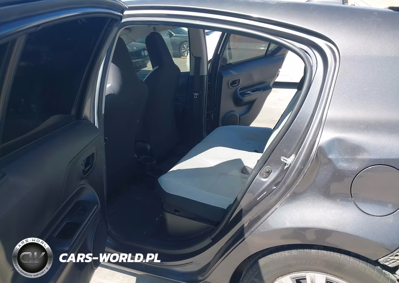 2015 Toyota Prius C One VIN:JTDKDTB32F1576200 - 8