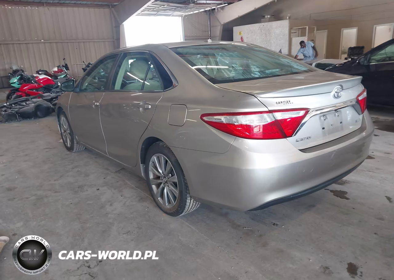 2017 Toyota Camry Xle VIN:4T1BF1FK0HU774335 - 3