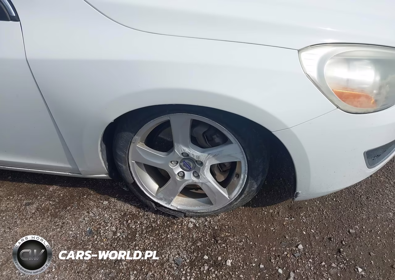 2012 Volvo S60 T5 VIN:YV1622FS4C2040352 - 6