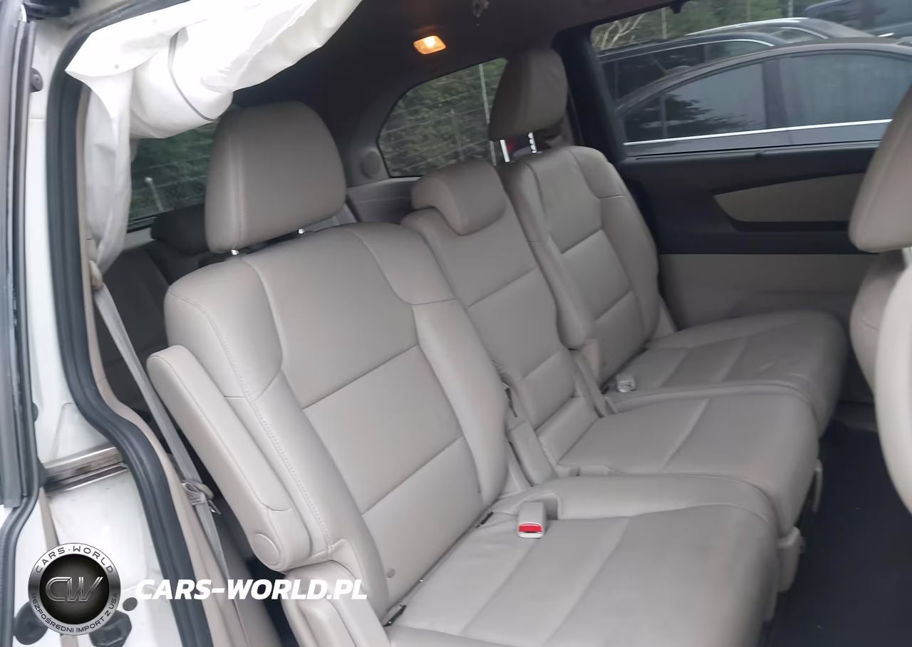 2015 Honda Odyssey Touring-Touring Elite VIN:5FNRL5H94FB001600 - 8
