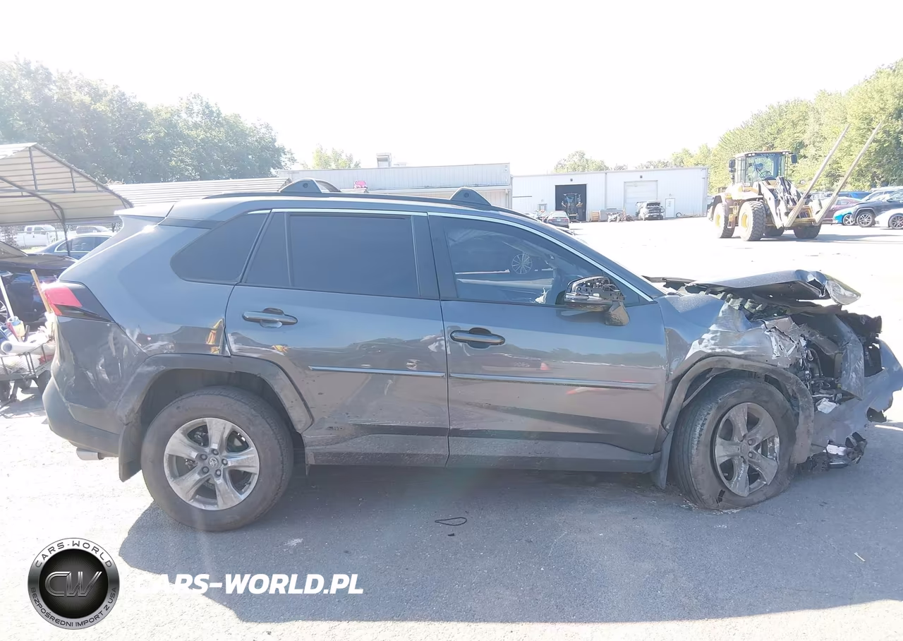 2025 Toyota Rav4 Hybrid Xle VIN:2T3RWRFV1SW260399 - 12