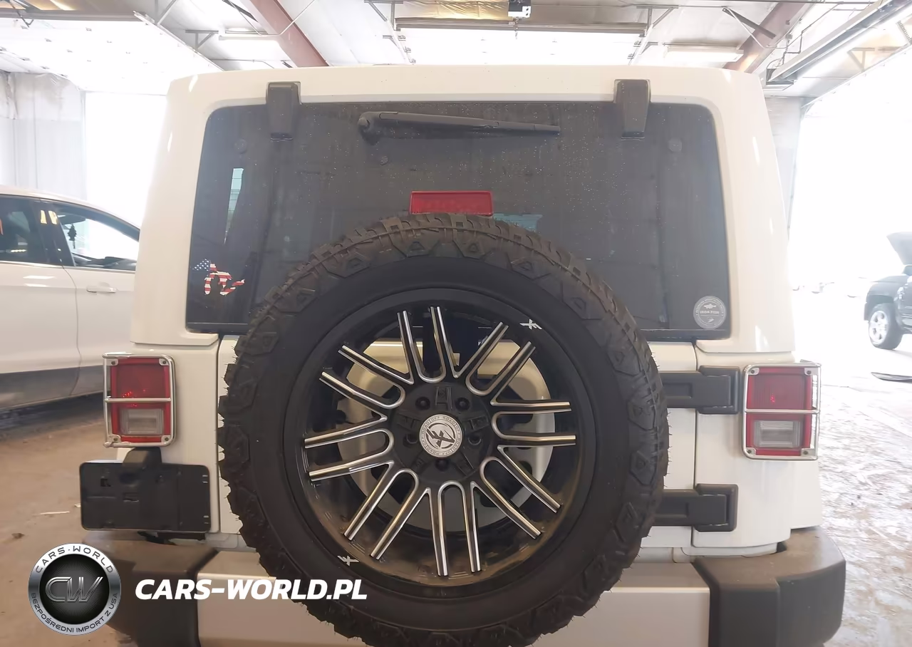 2016 Jeep Wrangler Unlimited Sahara VIN:1C4BJWEG0GL333421 - 16