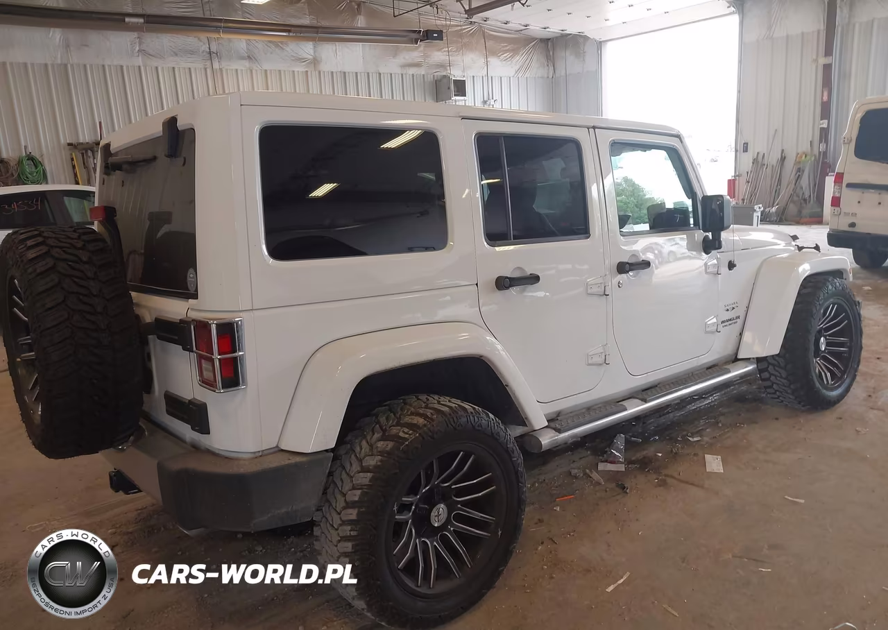 2016 Jeep Wrangler Unlimited Sahara VIN:1C4BJWEG0GL333421 - 4