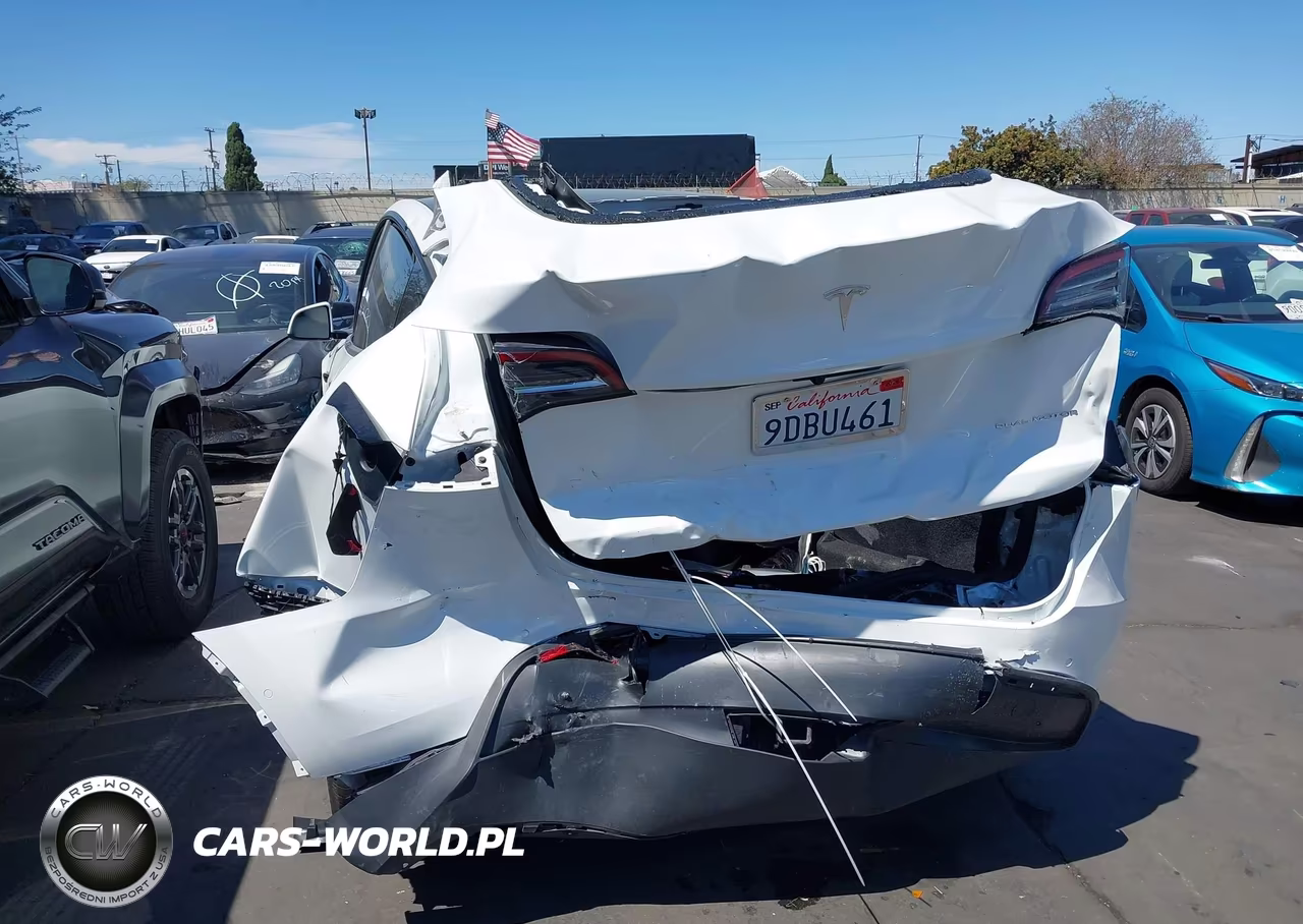 2022 Tesla Model Y Long Range Dual Motor All-Wheel Drive VIN:7SAYGDEE6NF561065 - 19