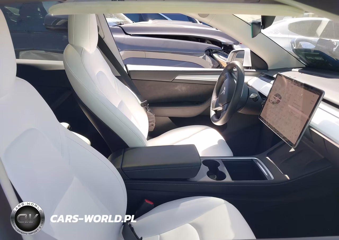 2022 Tesla Model Y Long Range Dual Motor All-Wheel Drive VIN:7SAYGDEE6NF561065 - 5