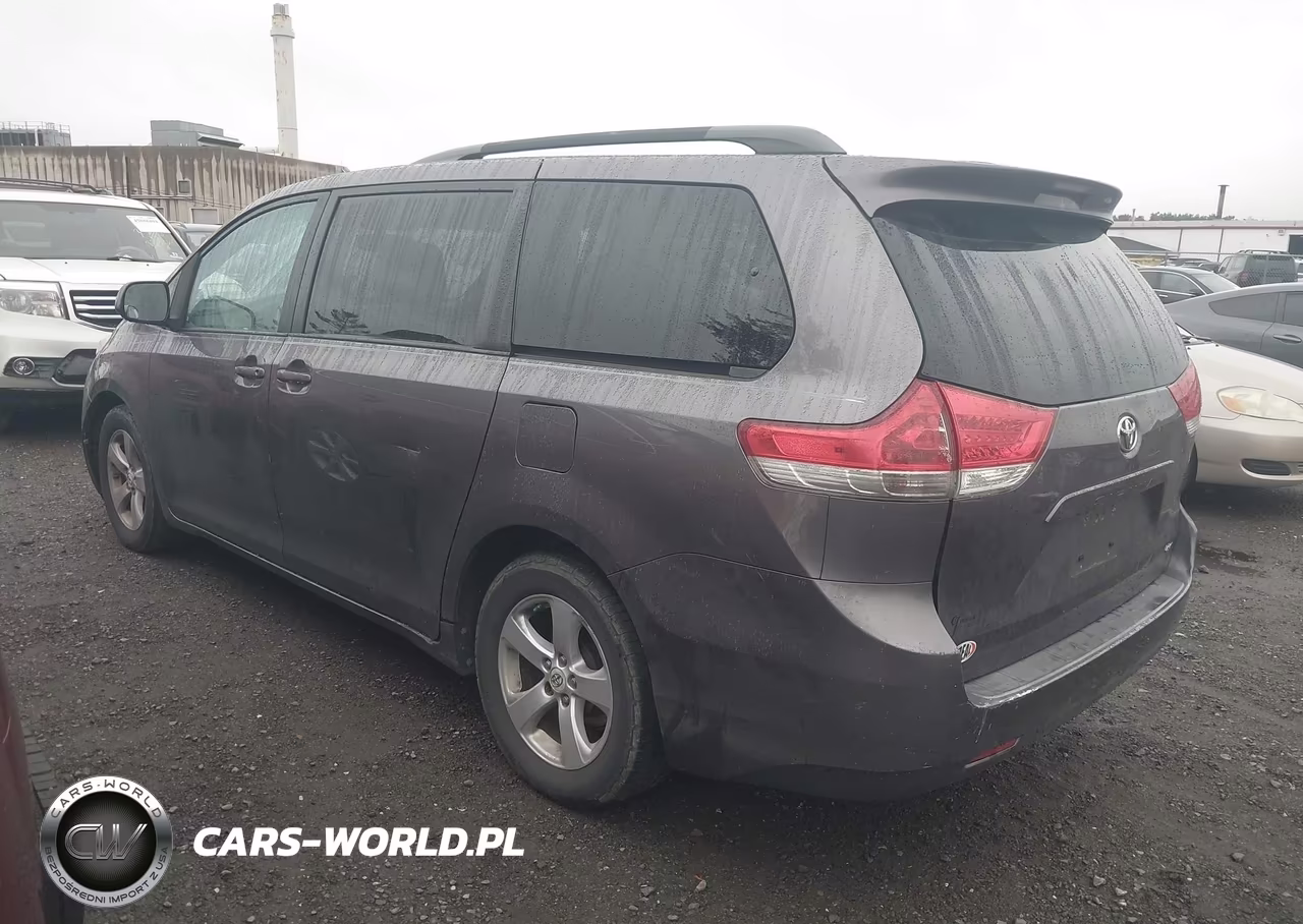 2011 Toyota Sienna Le V6 VIN:5TDKK3DC0BS022489 - 3