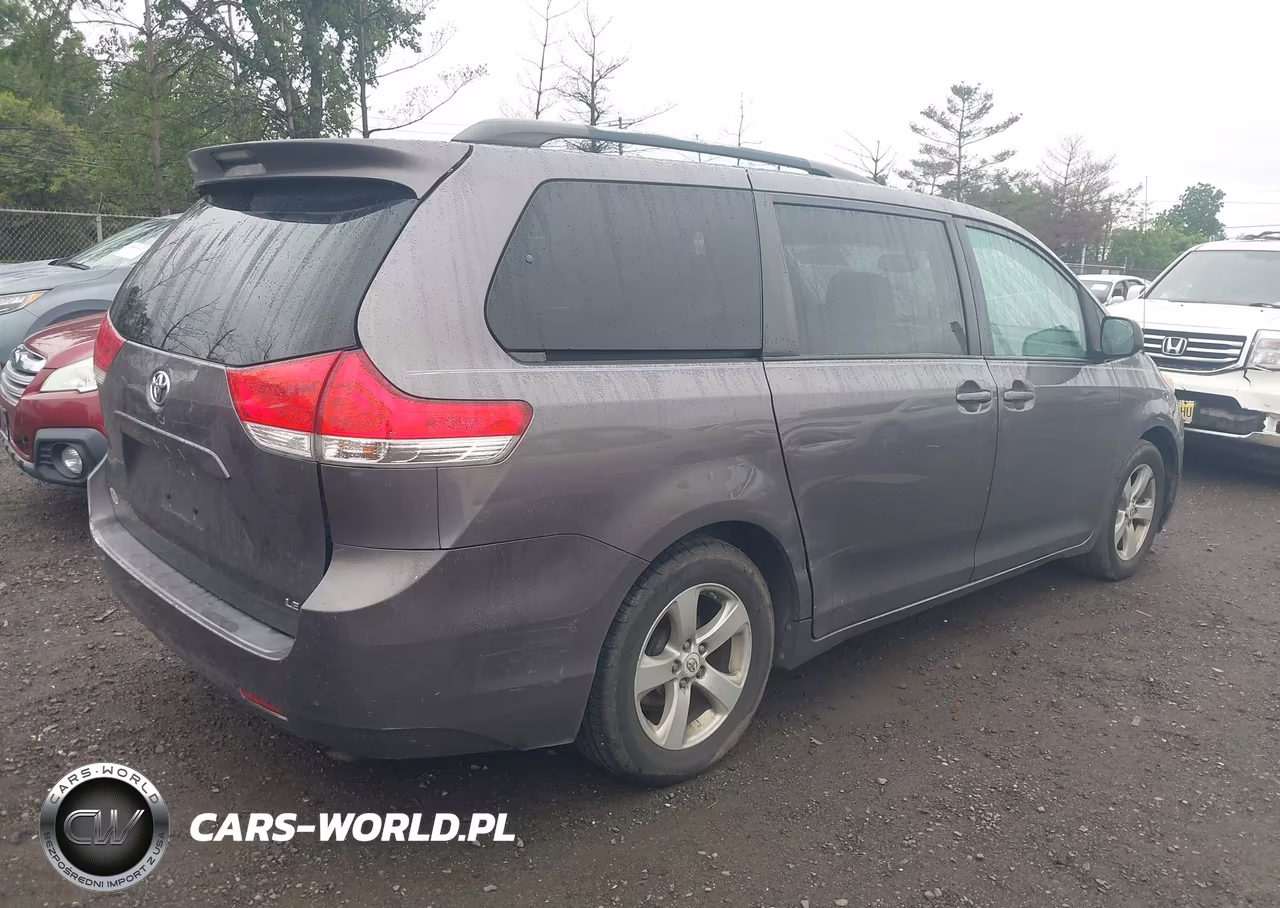 2011 Toyota Sienna Le V6 VIN:5TDKK3DC0BS022489 - 4