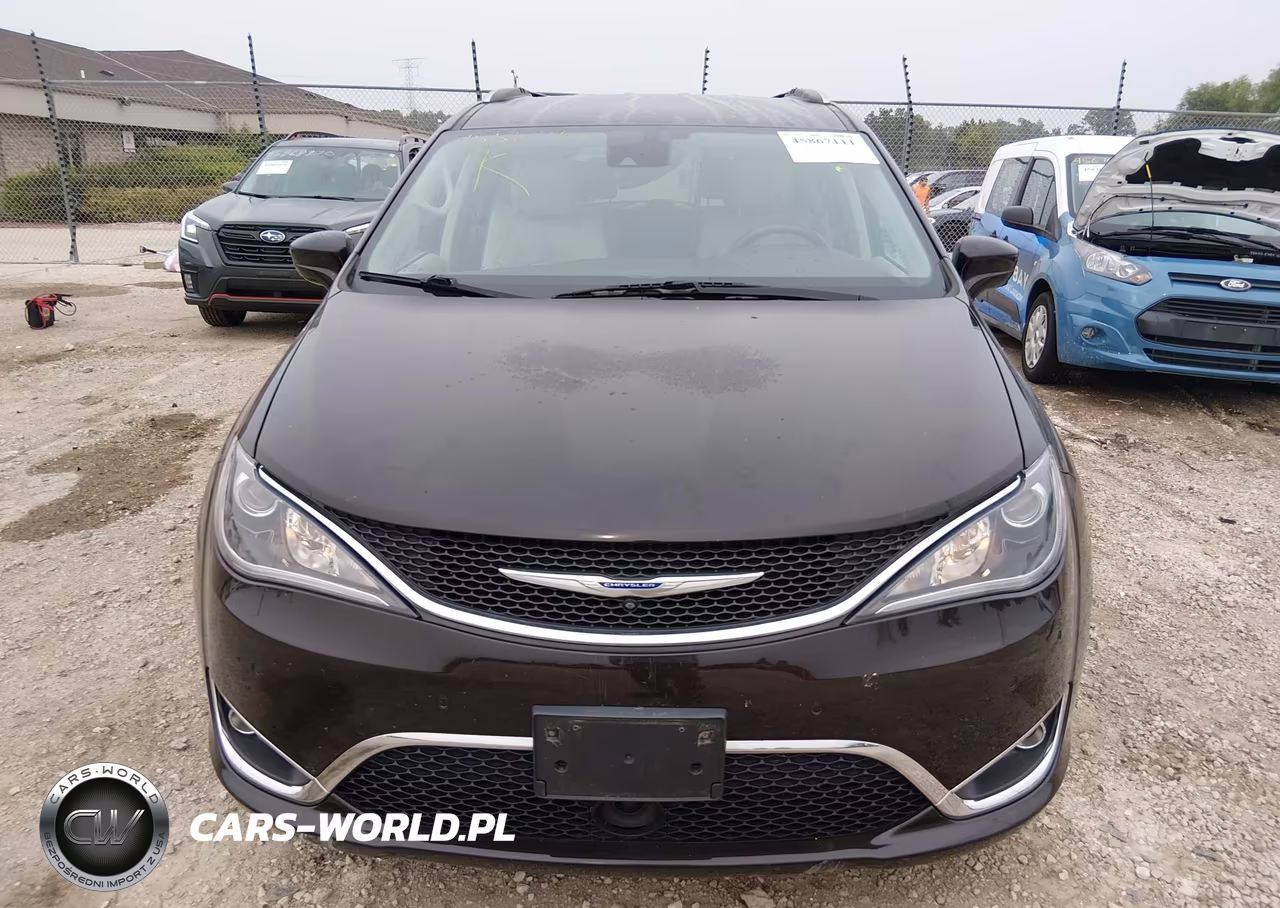 2018 Chrysler Pacifica Touring L Plus VIN:2C4RC1EG7JR330980 - 13