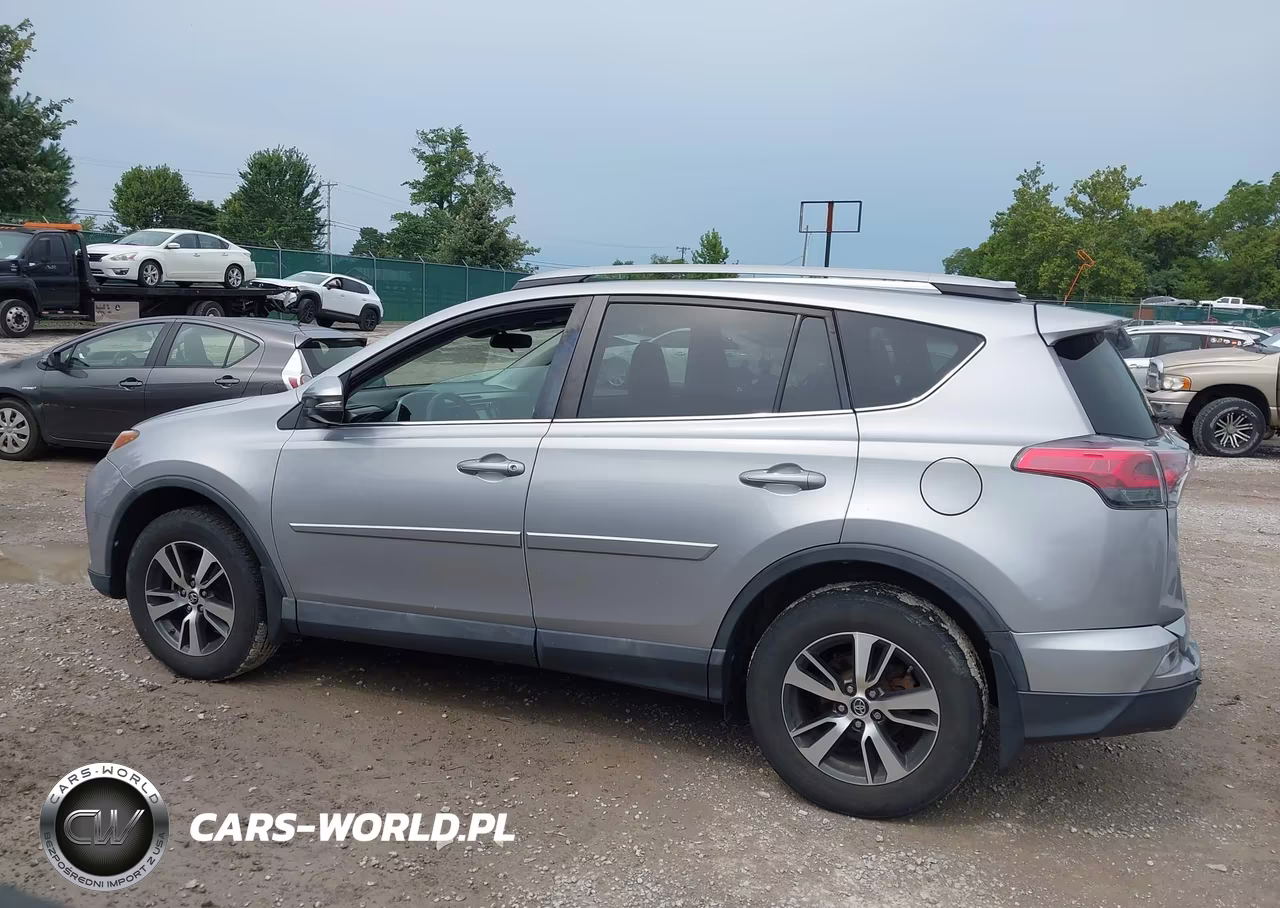 2018 Toyota Rav4 Xle VIN:2T3RFREV8JW719301 - 14