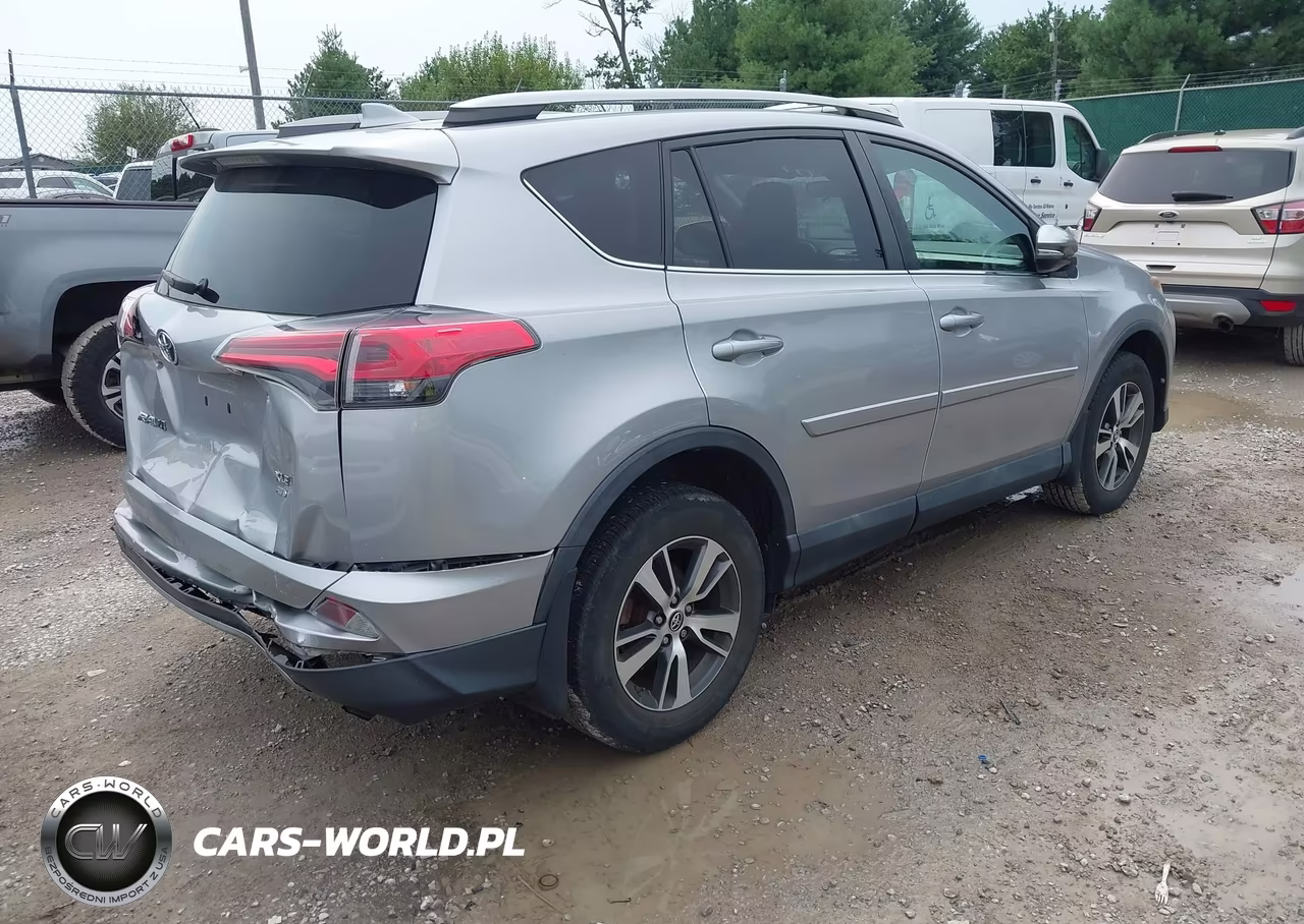 2018 Toyota Rav4 Xle VIN:2T3RFREV8JW719301 - 4