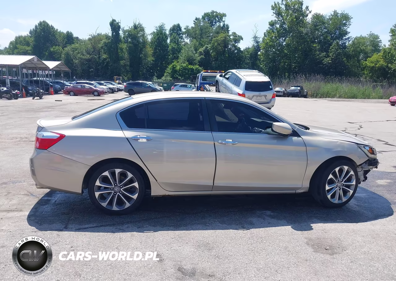 2015 Honda Accord Sport VIN:1HGCR2F52FA230211 - 14