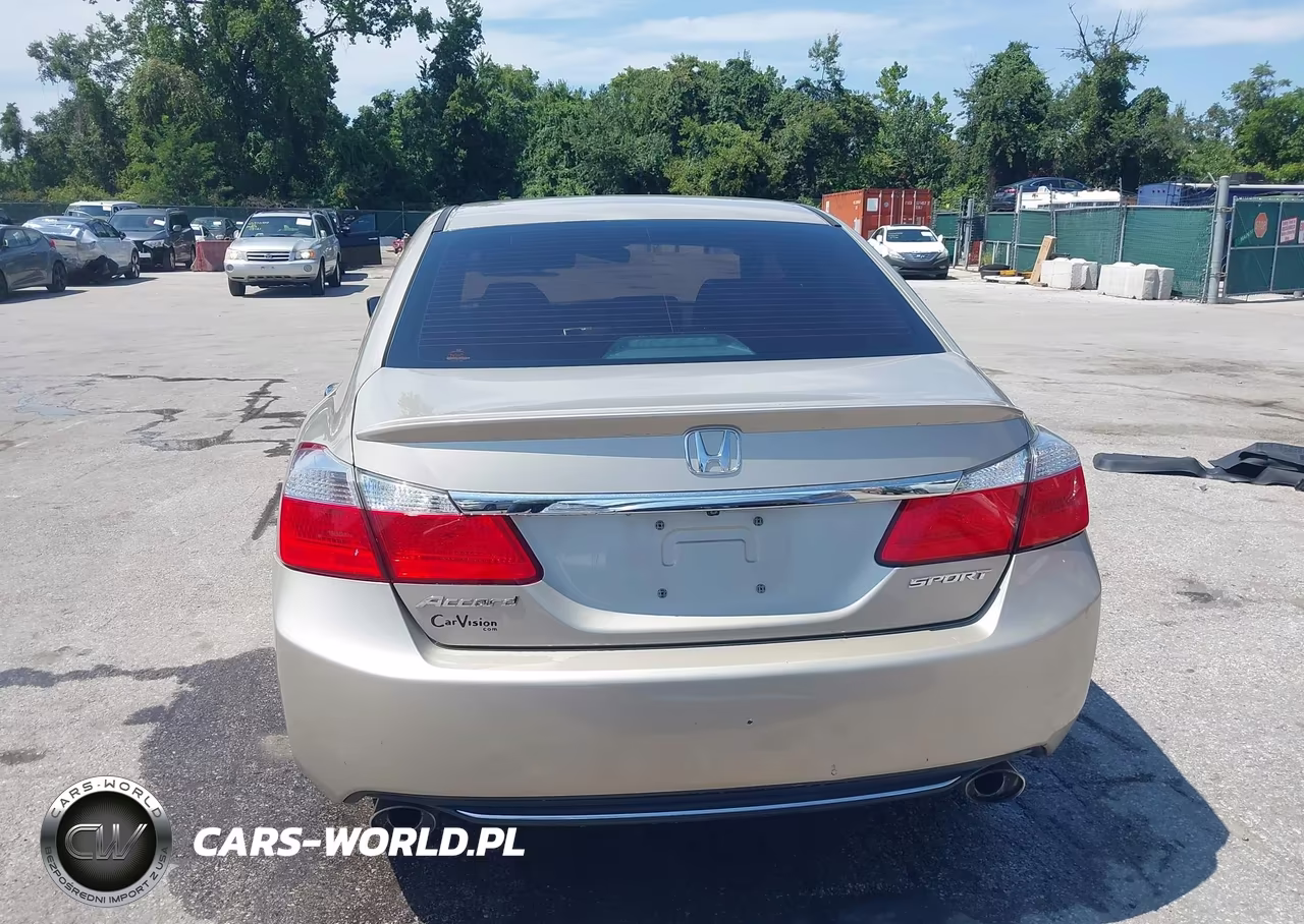 2015 Honda Accord Sport VIN:1HGCR2F52FA230211 - 17