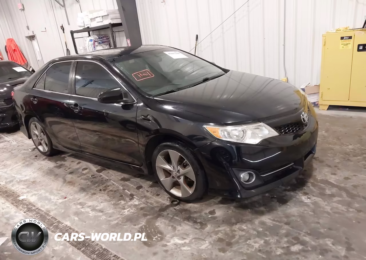 2012 Toyota Camry Se V6 – zdjęcie 1 z 16