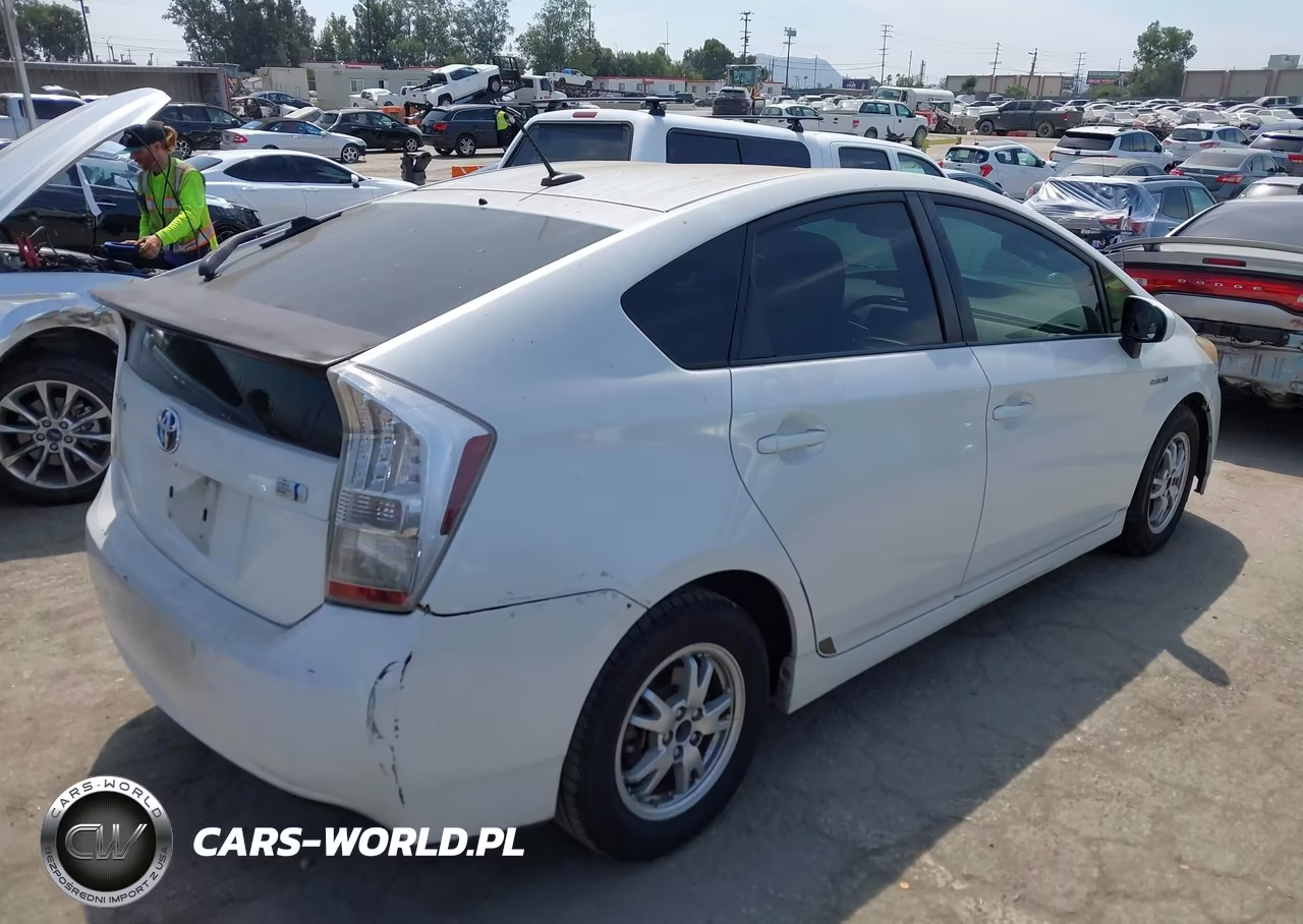 2011 Toyota Prius Two VIN:JTDKN3DU0B0260703 - 4