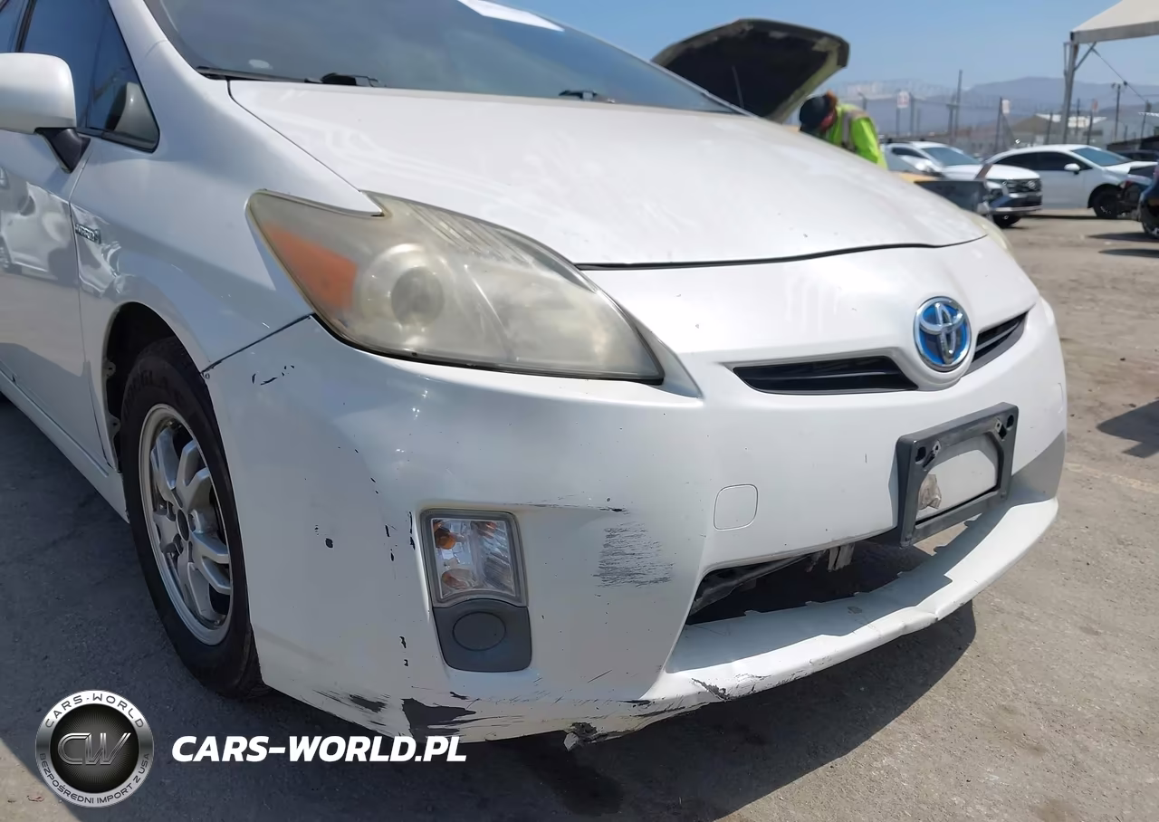 2011 Toyota Prius Two VIN:JTDKN3DU0B0260703 - 6