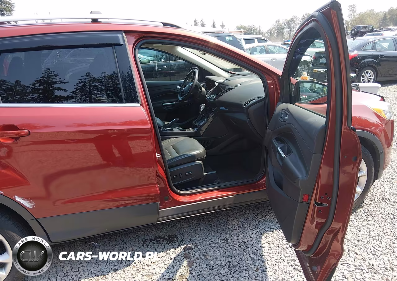 2016 Ford Escape Titanium VIN:1FMCU9J97GUC17644 - 5