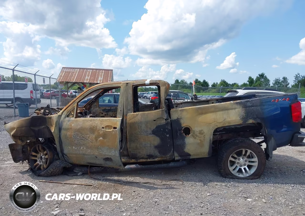 2018 Chevrolet Silverado 1500 1Lt VIN:2GCVKREC8J1111456 - 14