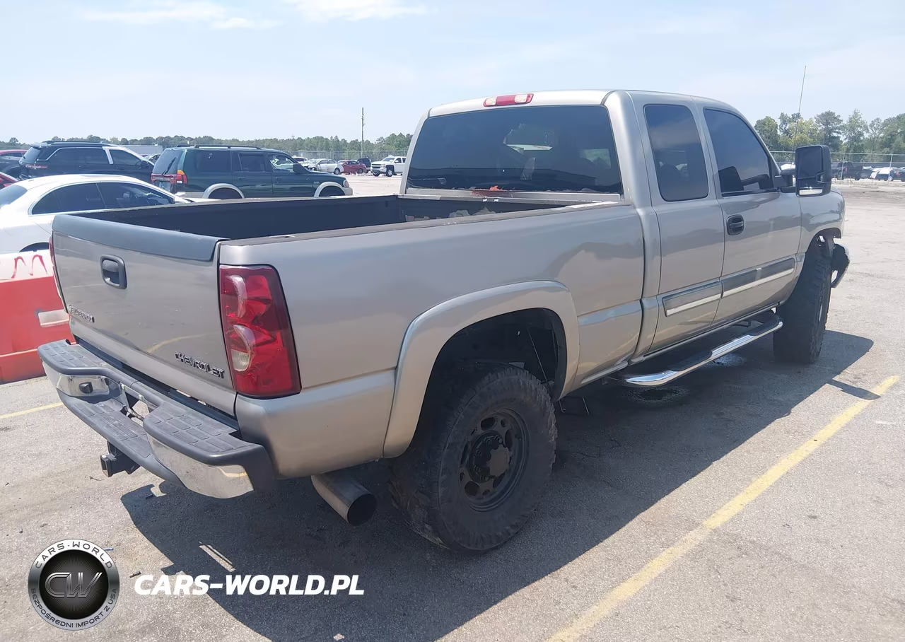 2003 Chevrolet Silverado 2500Hd Ls VIN:1GCHC29183E103434 - 4