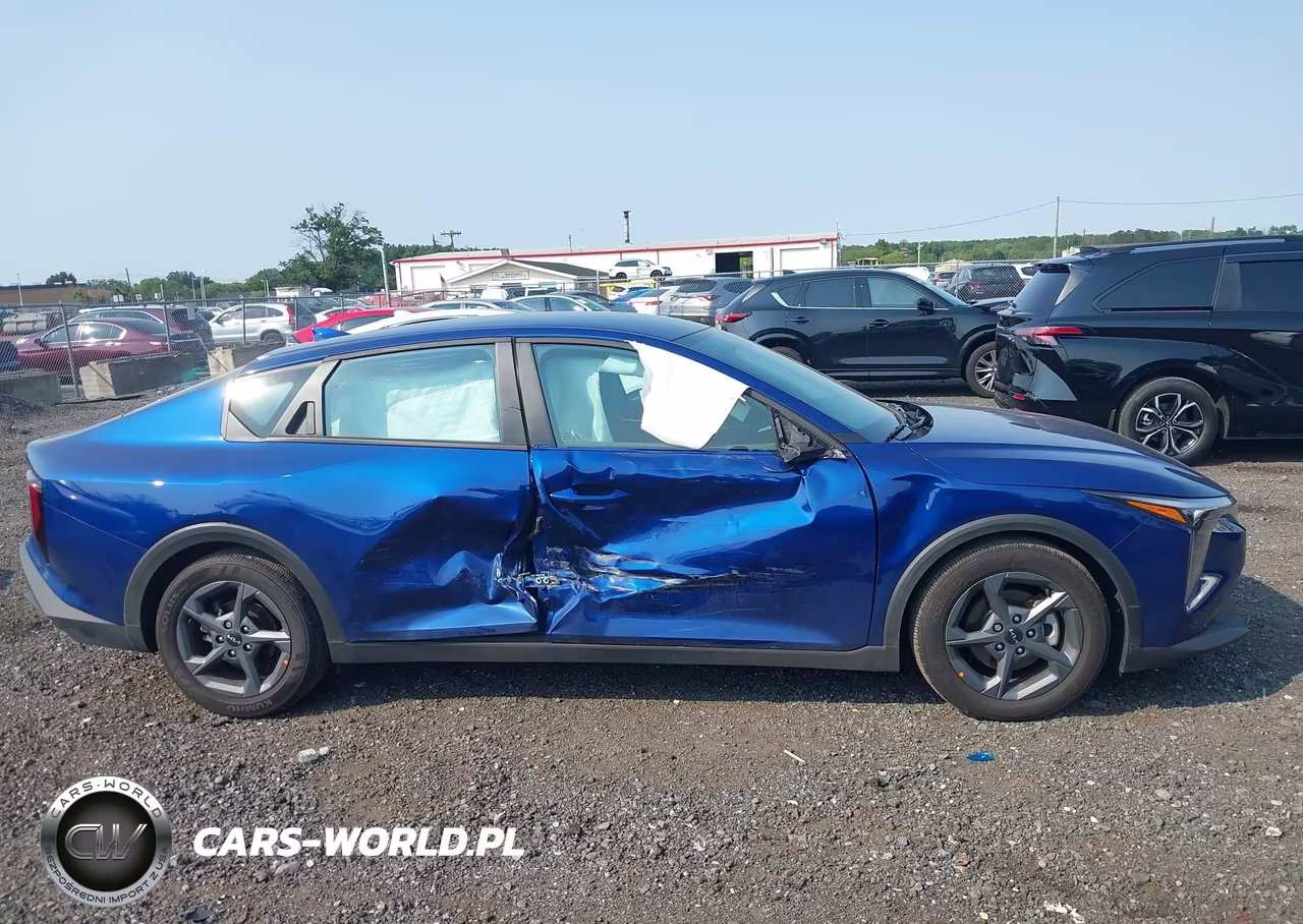 2025 Kia K4 Lxs VIN:3KPFT4DE8SE237859 - 13