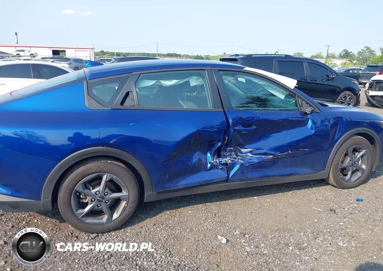 2025 Kia K4 Lxs VIN:3KPFT4DE8SE237859 - 6