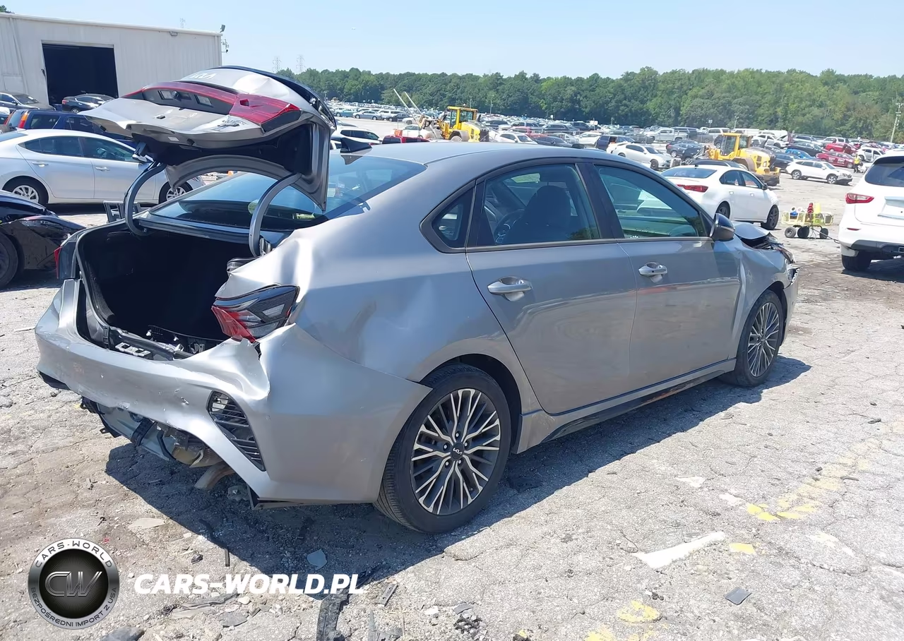 2023 Kia Forte Gt-Line VIN:3KPF54ADXPE639573 - 4