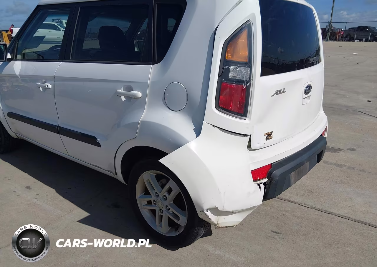 2011 Kia Soul + VIN:KNDJT2A21B7711126 - 6