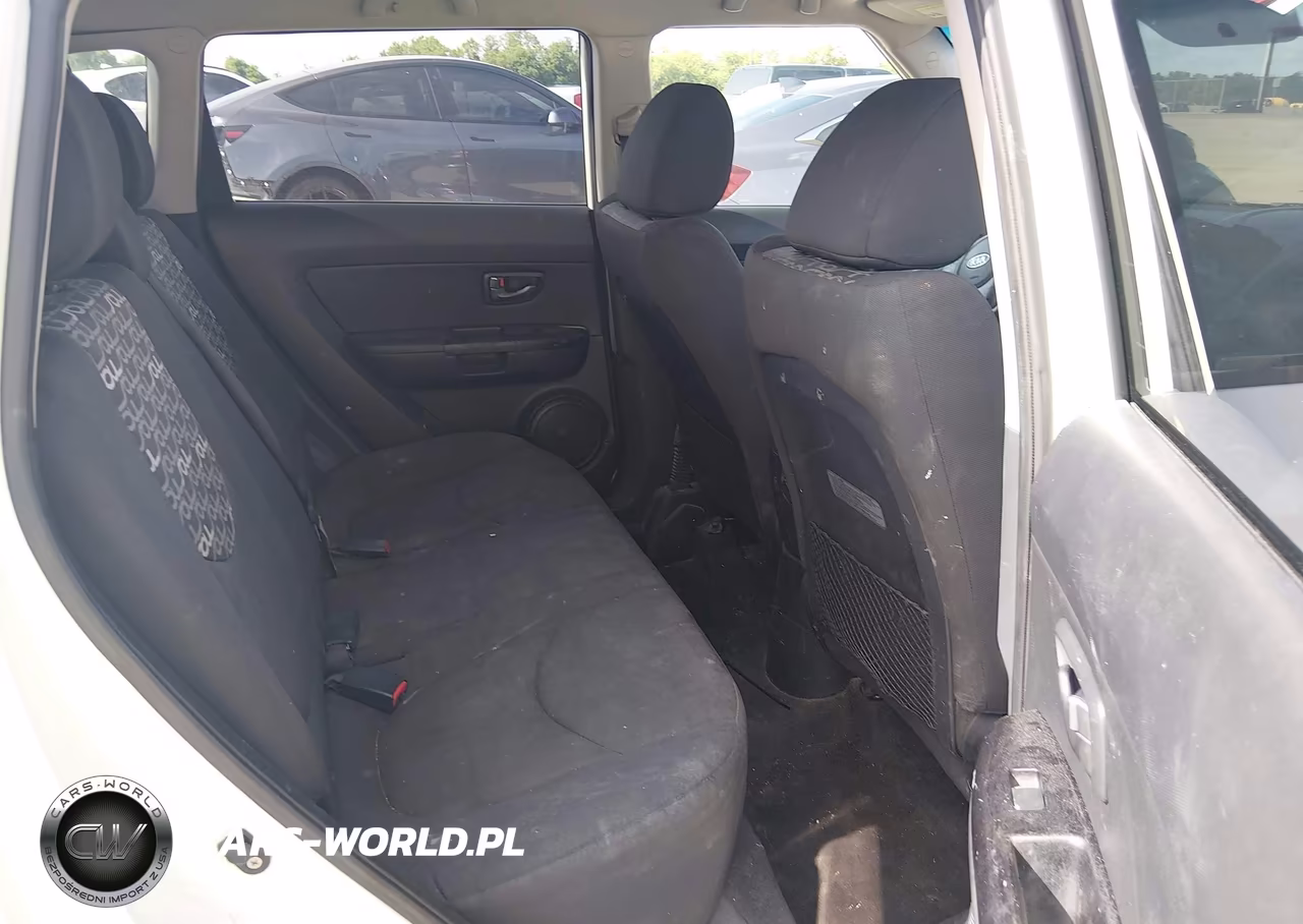 2011 Kia Soul + VIN:KNDJT2A21B7711126 - 8