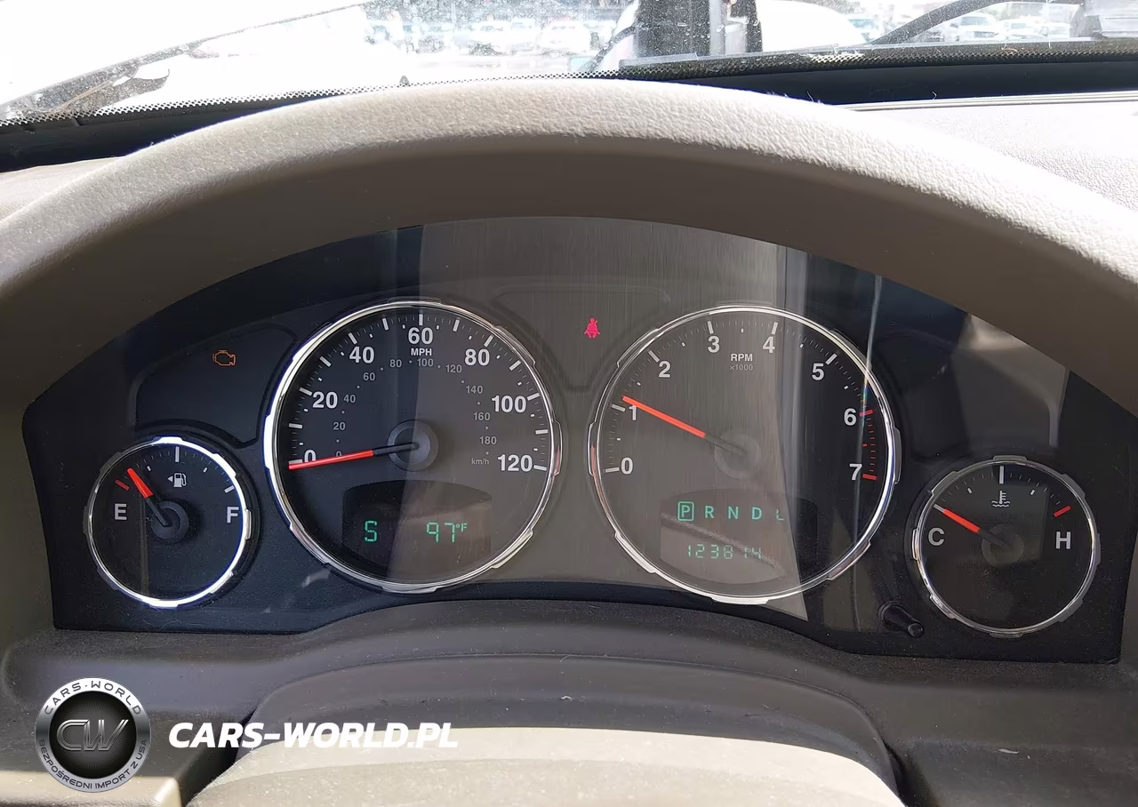 2008 Jeep Liberty Sport VIN:1J8GP28K78W156176 - 7