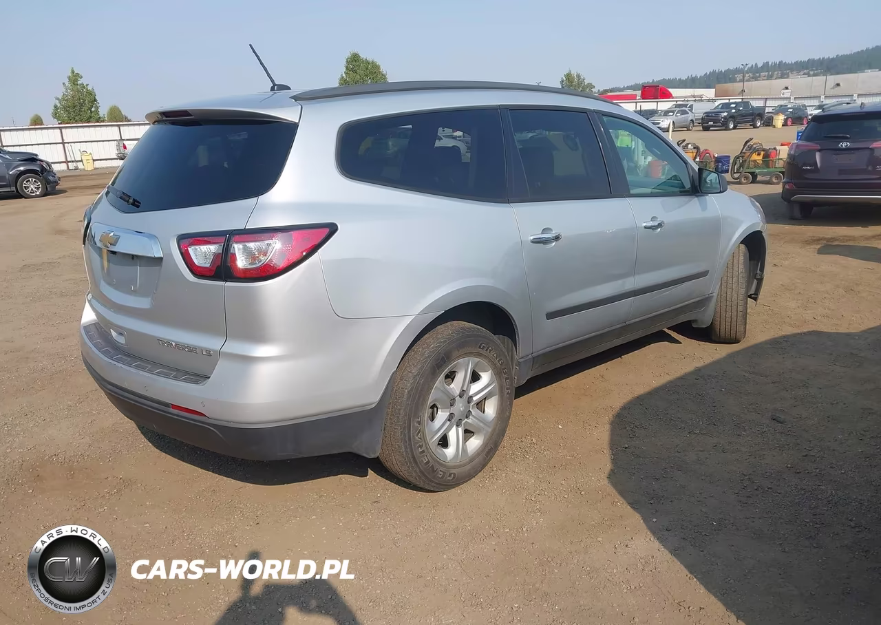 2015 Chevrolet Traverse Ls VIN:1GNKRFED1FJ335436 - 4