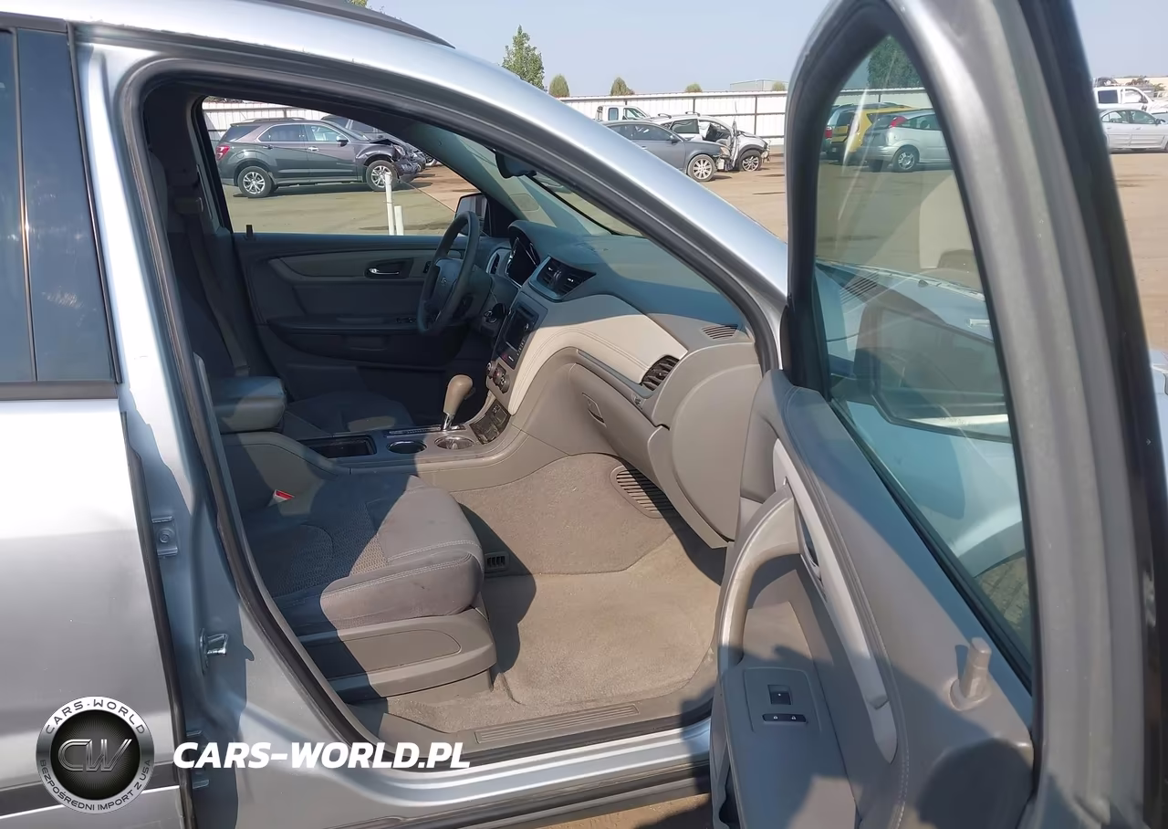 2015 Chevrolet Traverse Ls VIN:1GNKRFED1FJ335436 - 5