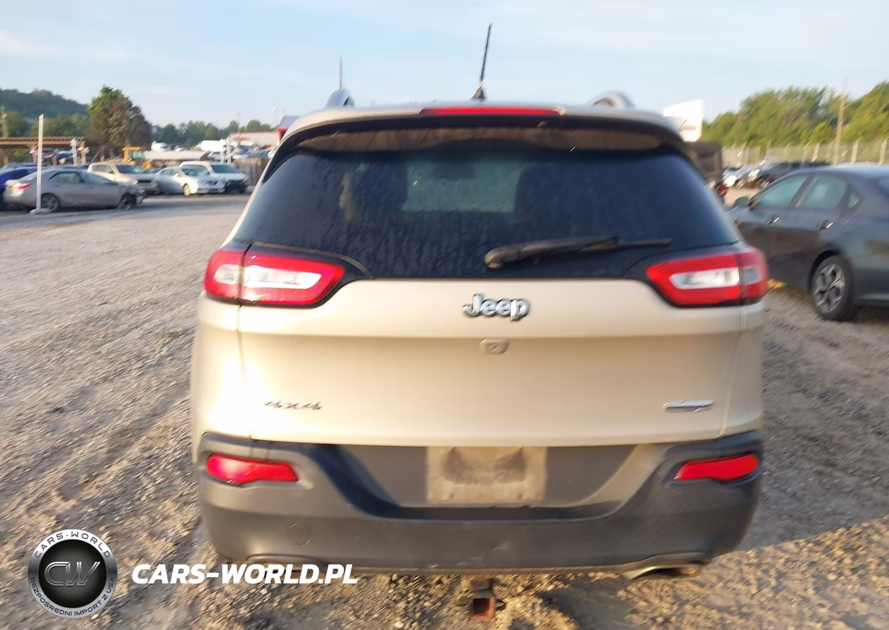 2015 Jeep Cherokee Latitude VIN:1C4PJMCS7FW546171 - 16
