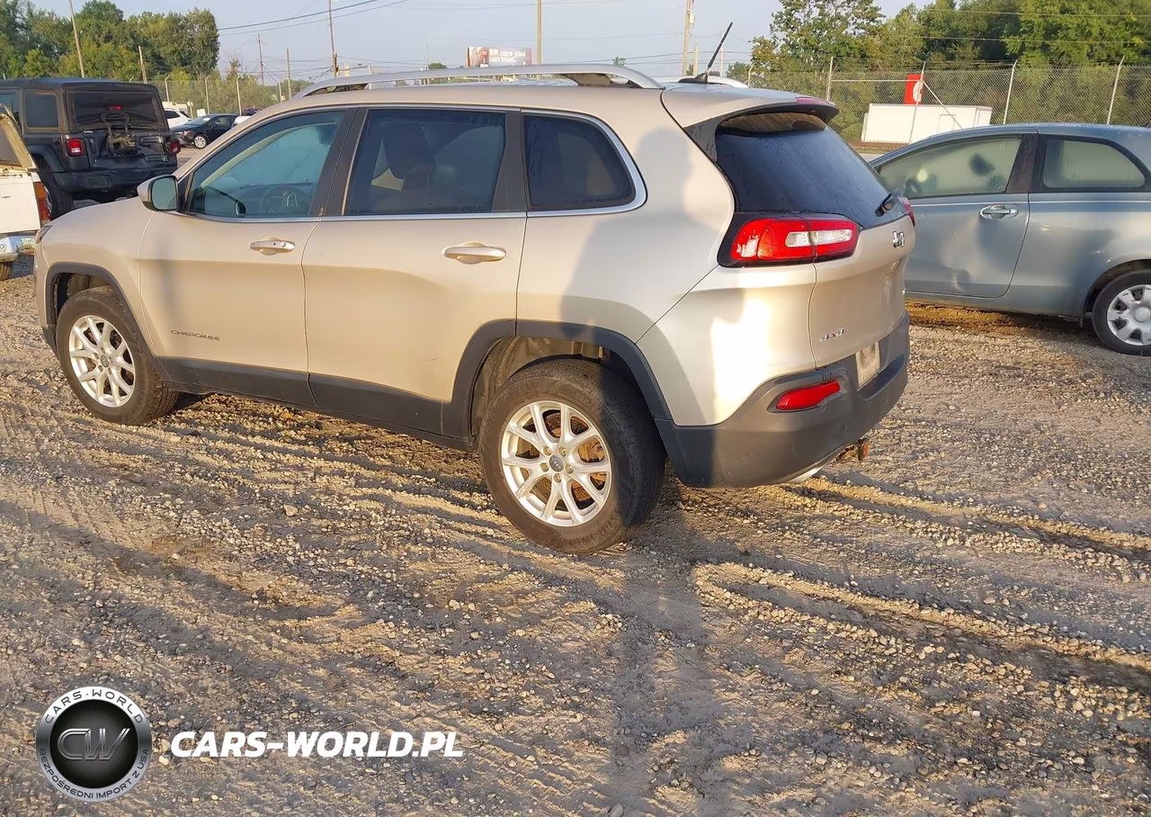 2015 Jeep Cherokee Latitude VIN:1C4PJMCS7FW546171 - 3