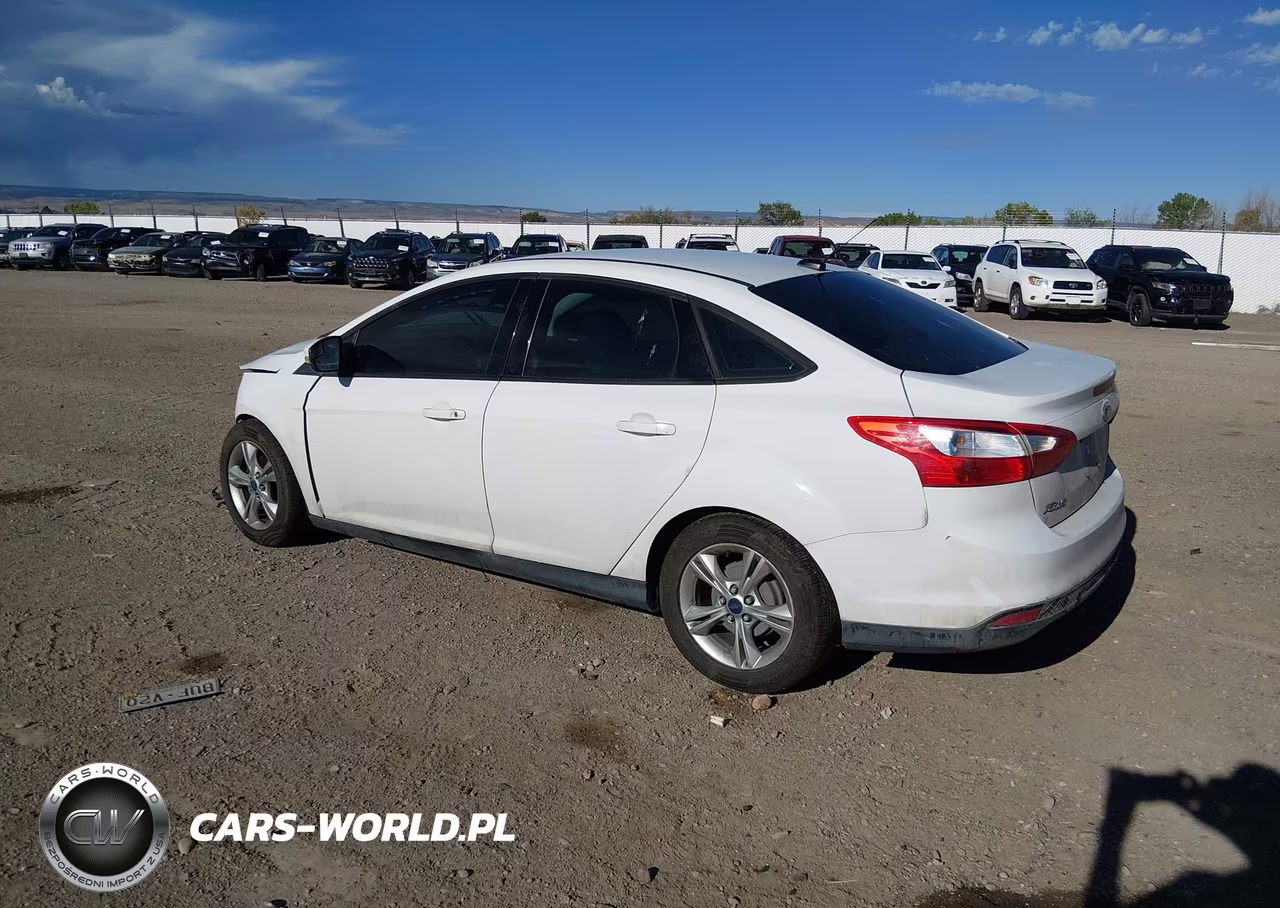 2014 Ford Focus Se VIN:1FADP3F25EL247209 - 3
