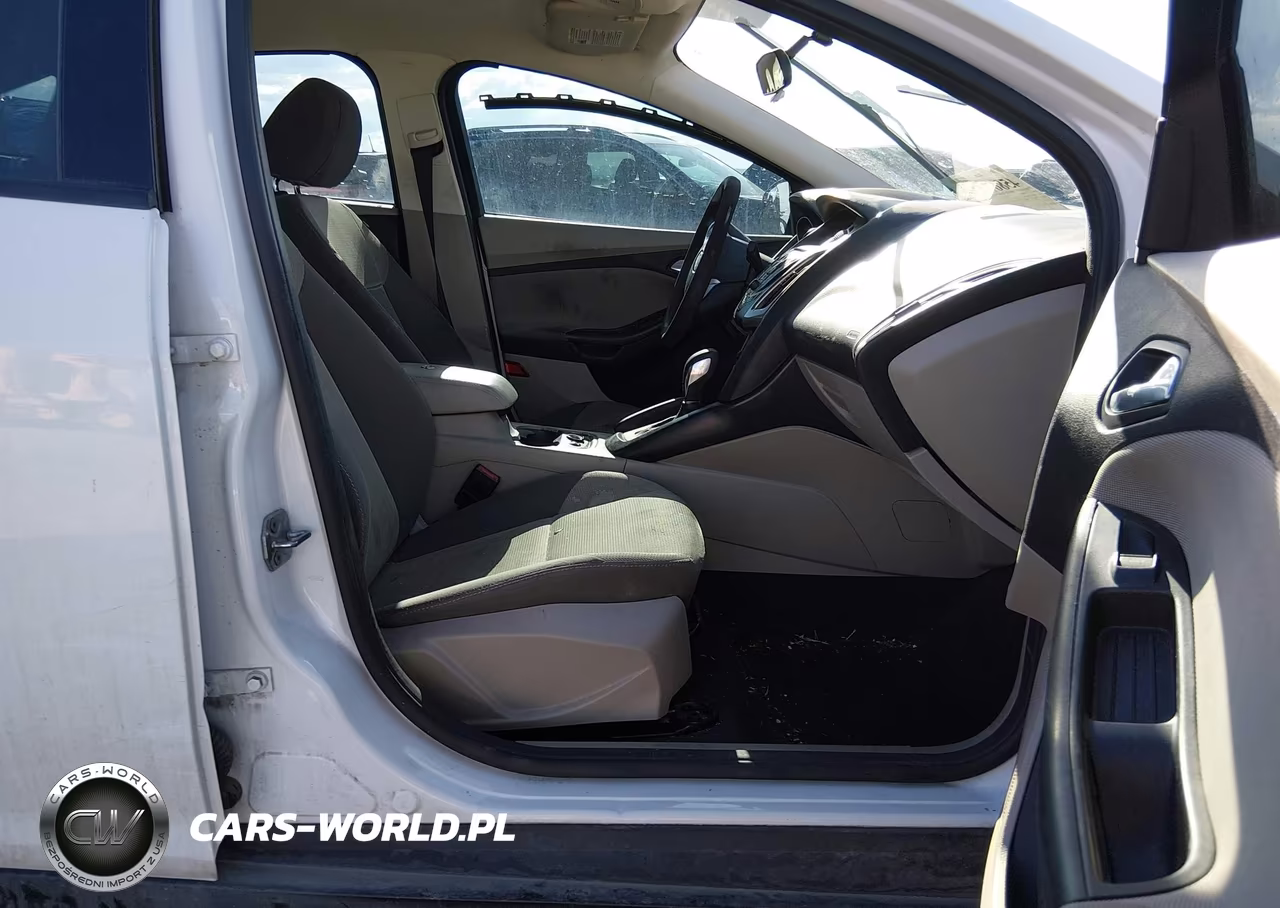 2014 Ford Focus Se VIN:1FADP3F25EL247209 - 5