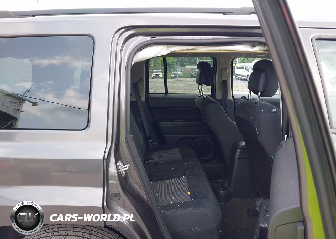2016 Jeep Patriot Sport VIN:1C4NJPBB0GD738572 - 8