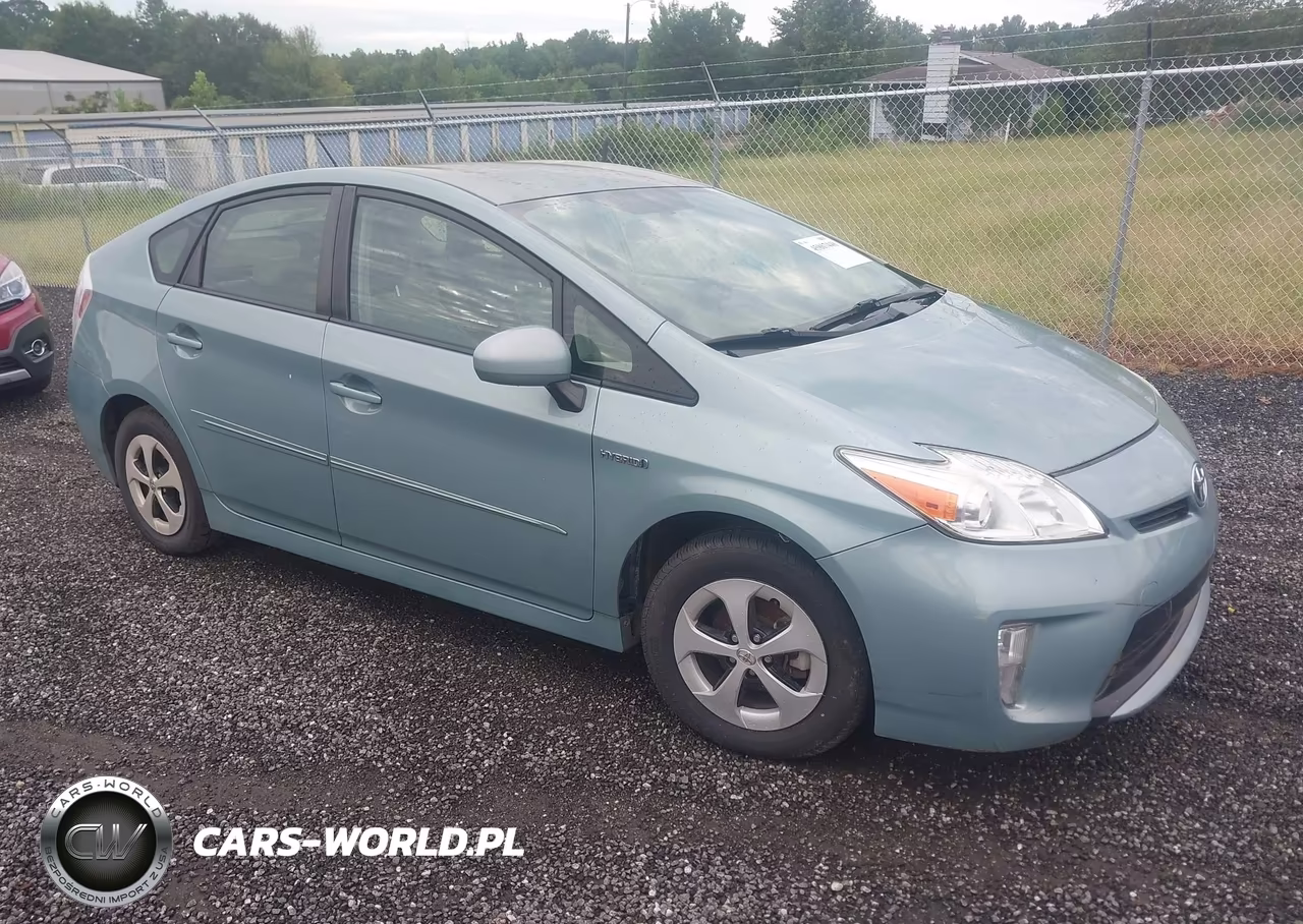 2013 Toyota Prius Three – zdjęcie 1 z 15