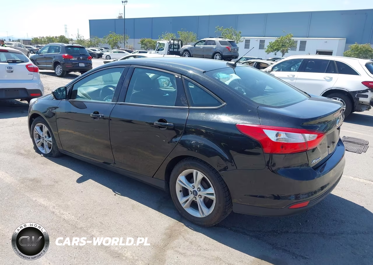 2014 Ford Focus Se VIN:1FADP3F23EL408009 - 3